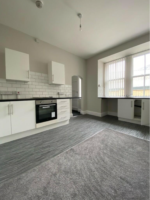 4 bed town house to rent in Victoria Parade, Rossendale BB4, £825 pcm