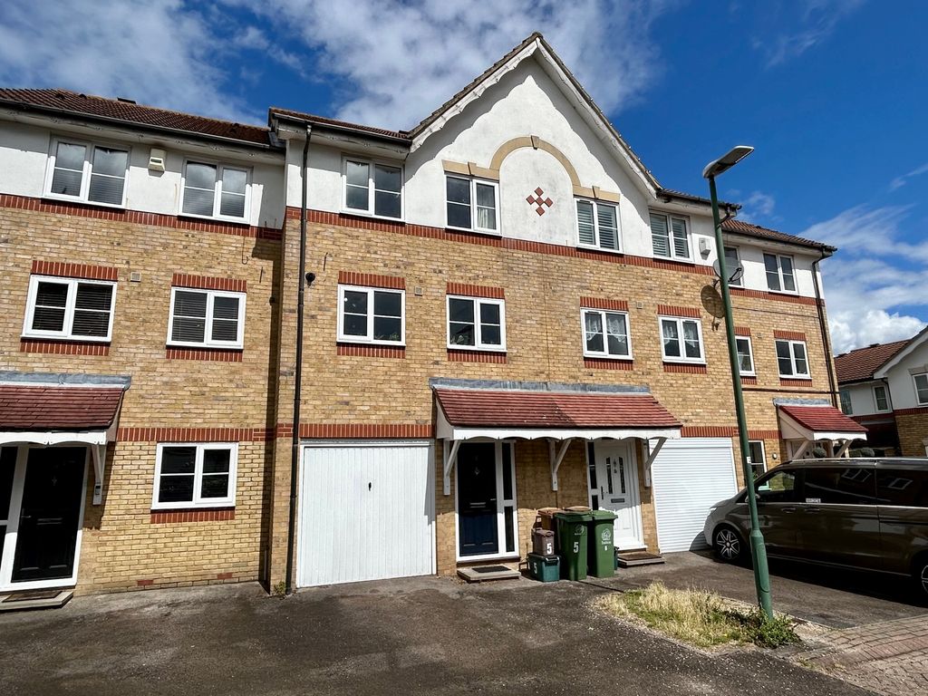 3 bed town house for sale in Highgrove Mews, Carshalton SM5 Zoopla