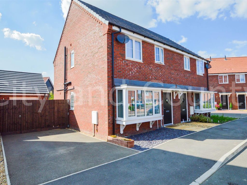 3 bed semidetached house for sale in Willow Court, Cowbit, Spalding