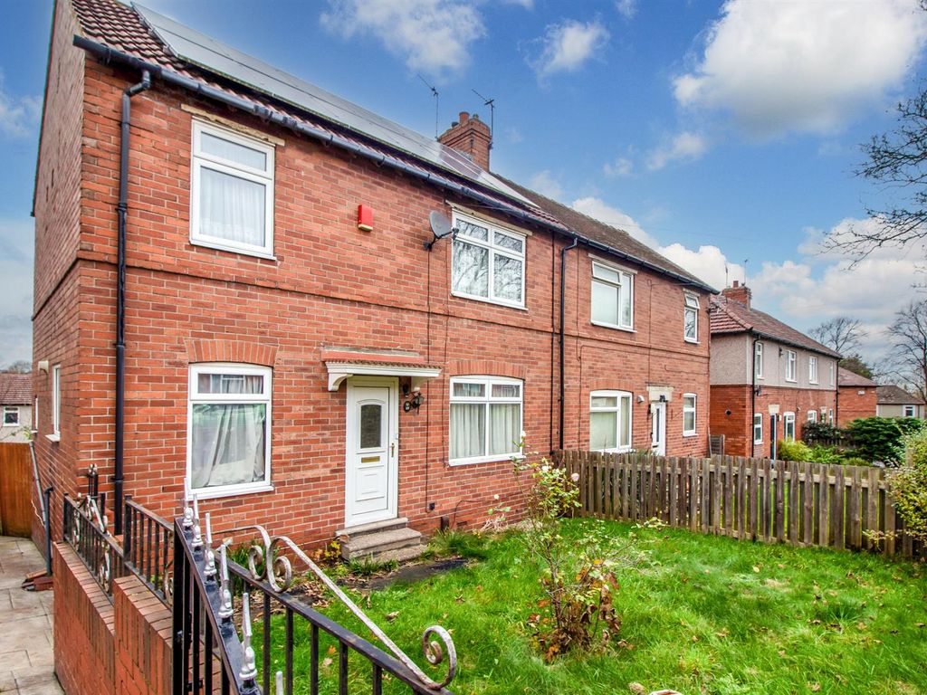 3 bed semidetached house for sale in Radcliffe Road, Wakefield WF2, £