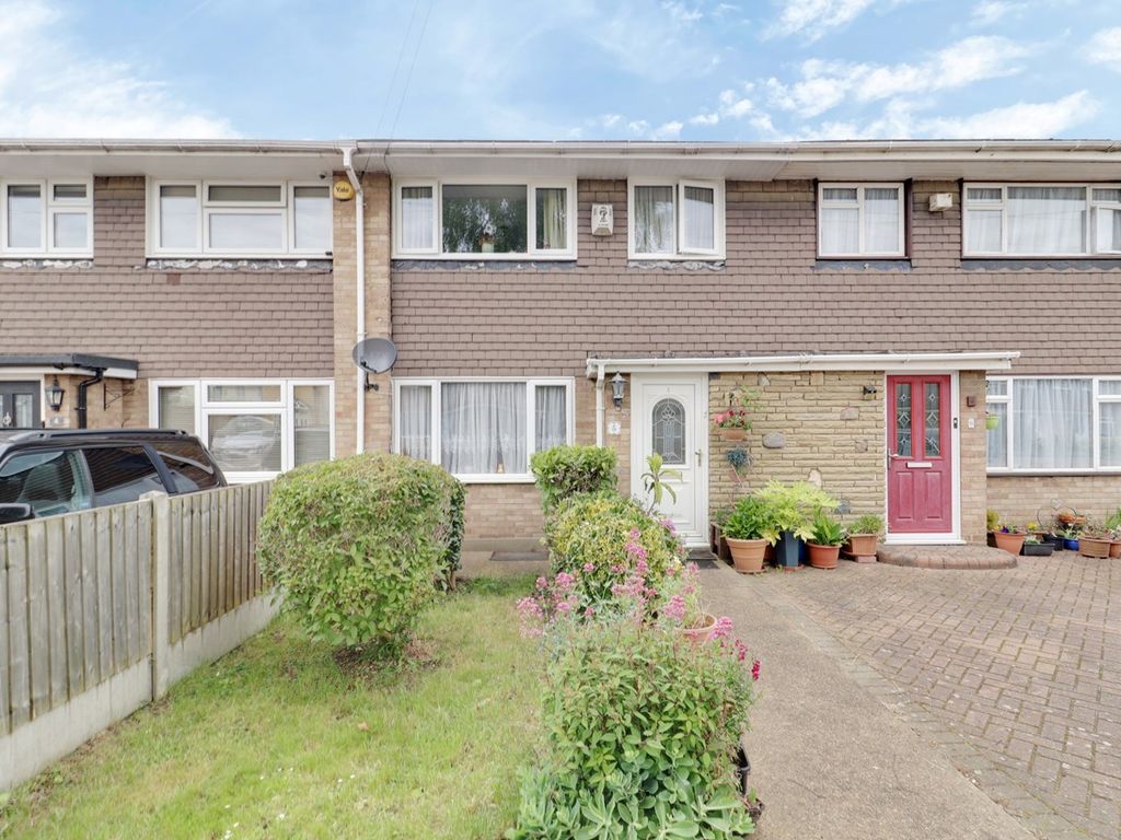 3 bed terraced house for sale in Stanhope Road, Rainham RM13, £400,000