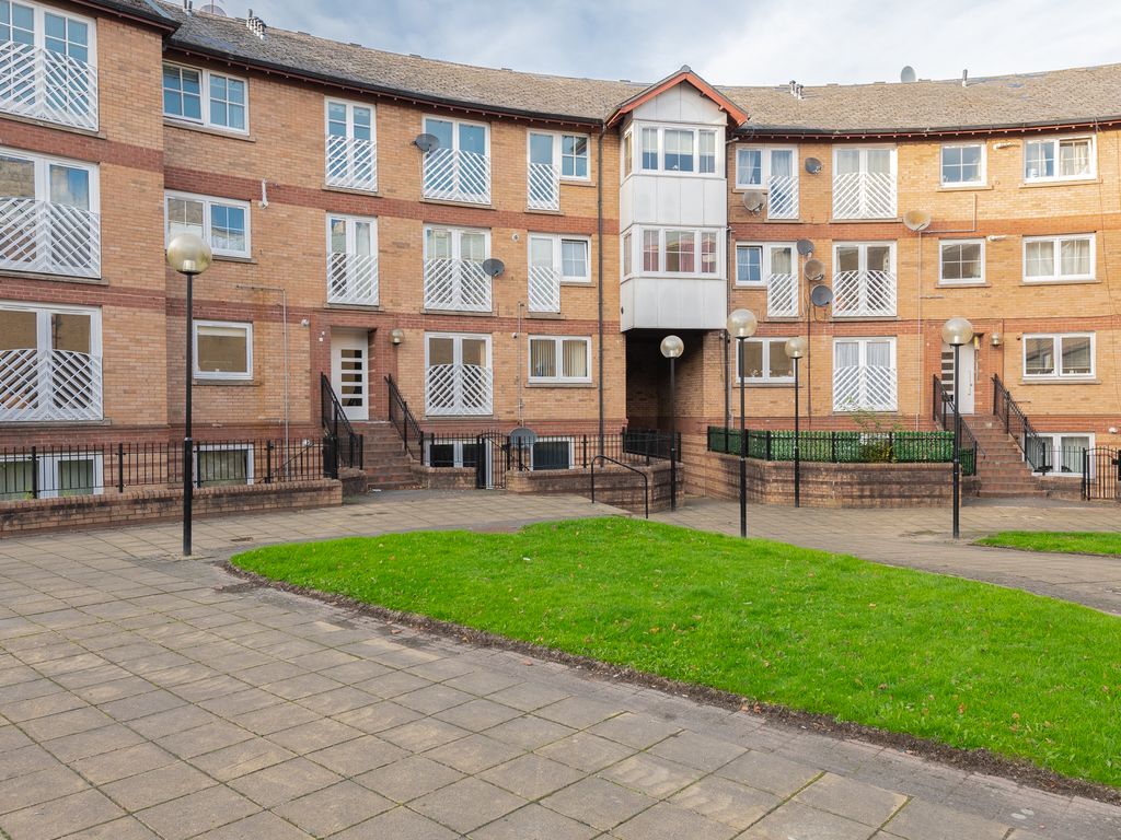 2 bed flat to rent in Govan Road, Govan, Glasgow G51, £975 pcm Zoopla