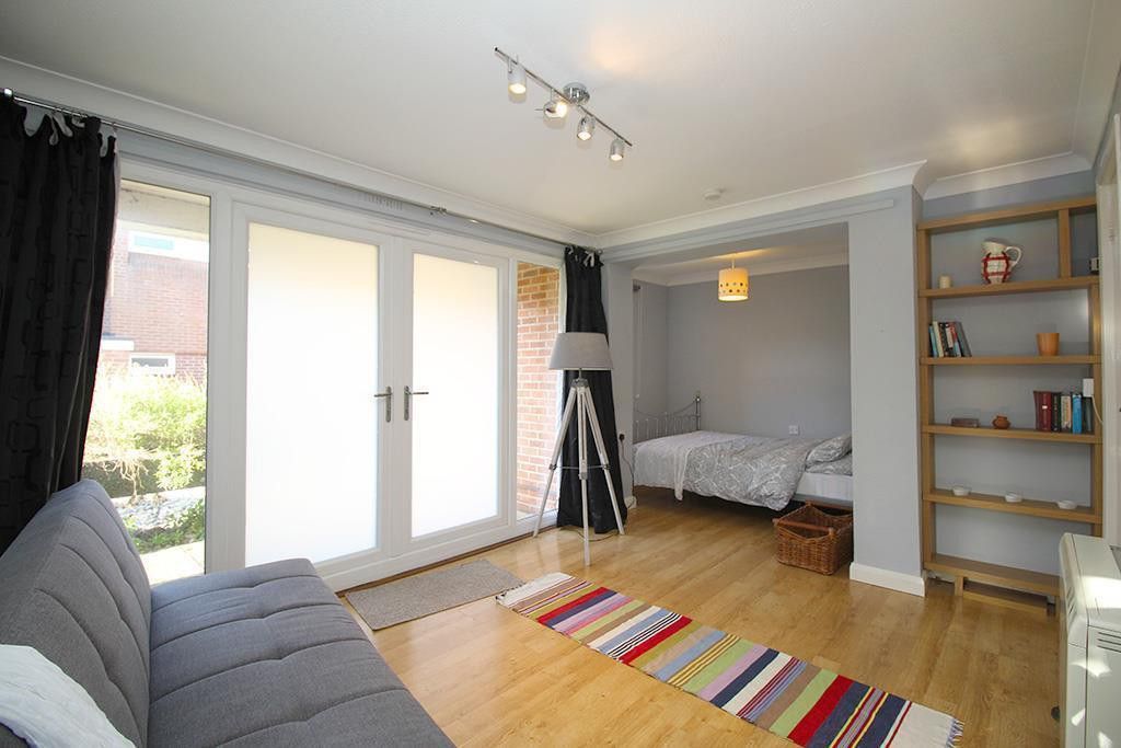 Studio to rent in Burns Road, Loughborough LE11, £675 pcm Zoopla