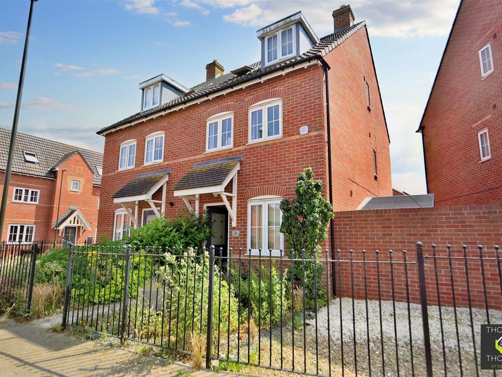 4 bed semidetached house to rent in Winter Gate Road, Longford