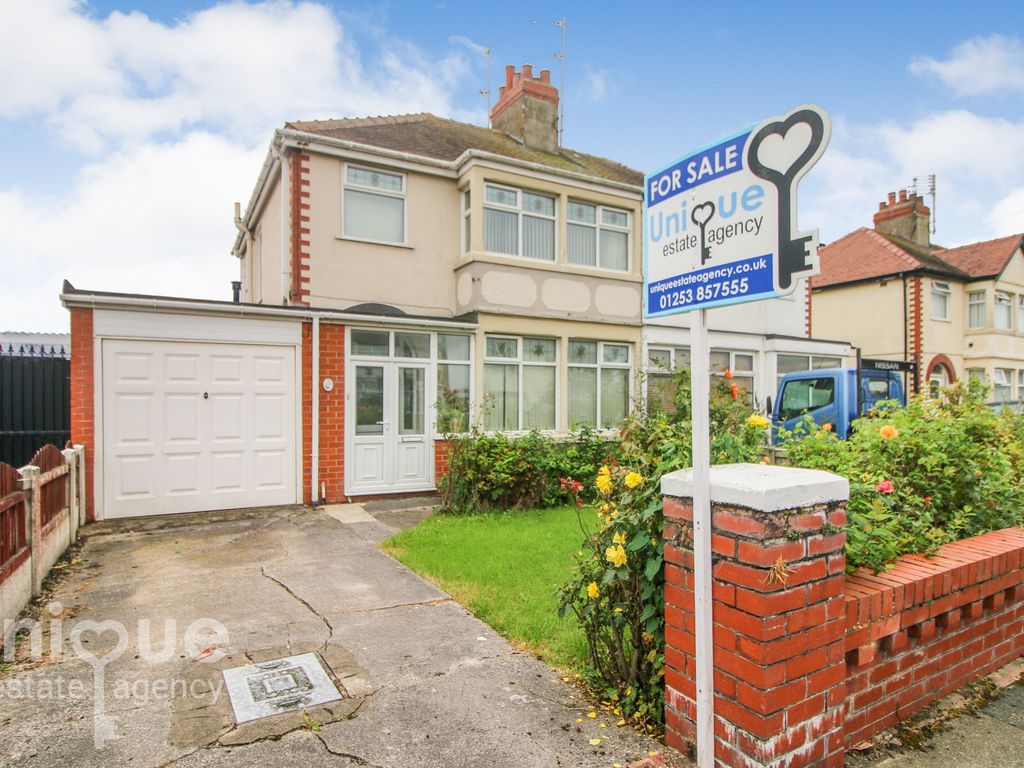 3 bed semidetached house for sale in Westmorland Avenue, Thornton
