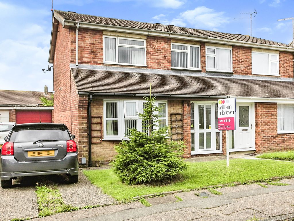 3 bed semidetached house for sale in Holmes Way, Peterborough PE4, £