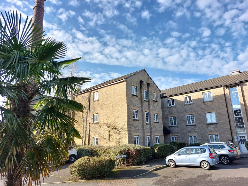 2 bed flat for sale in Langwood Court, Haslingden, Rossendale BB4, £