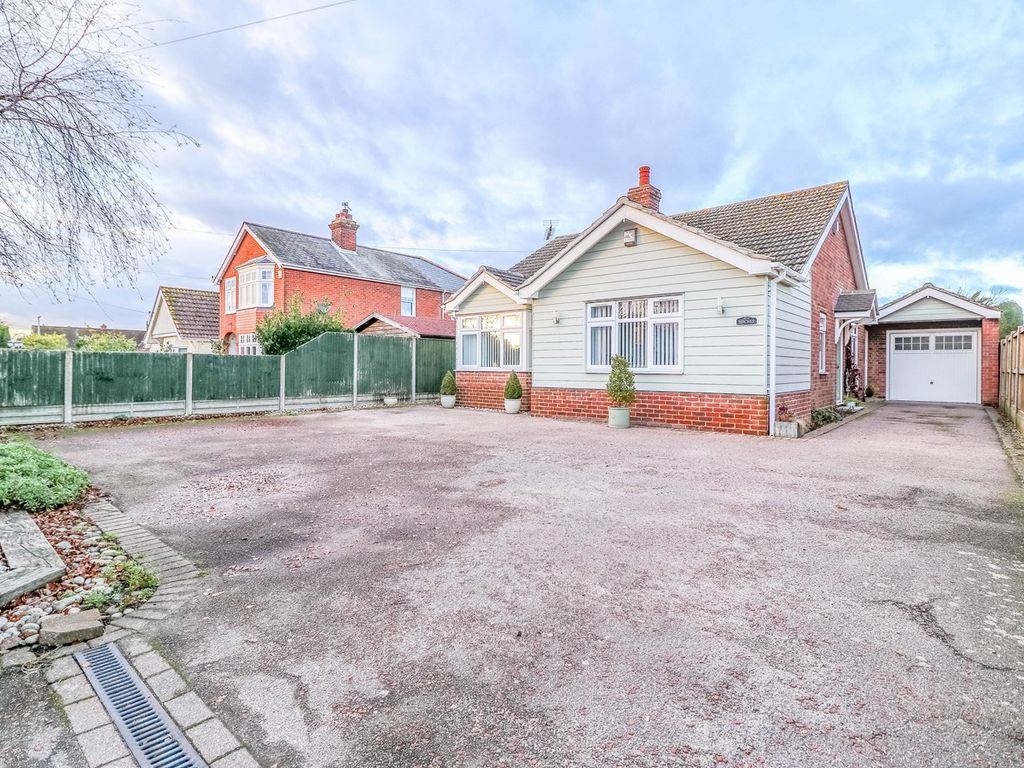 2 bed detached bungalow for sale in Colchester Road, Elmstead