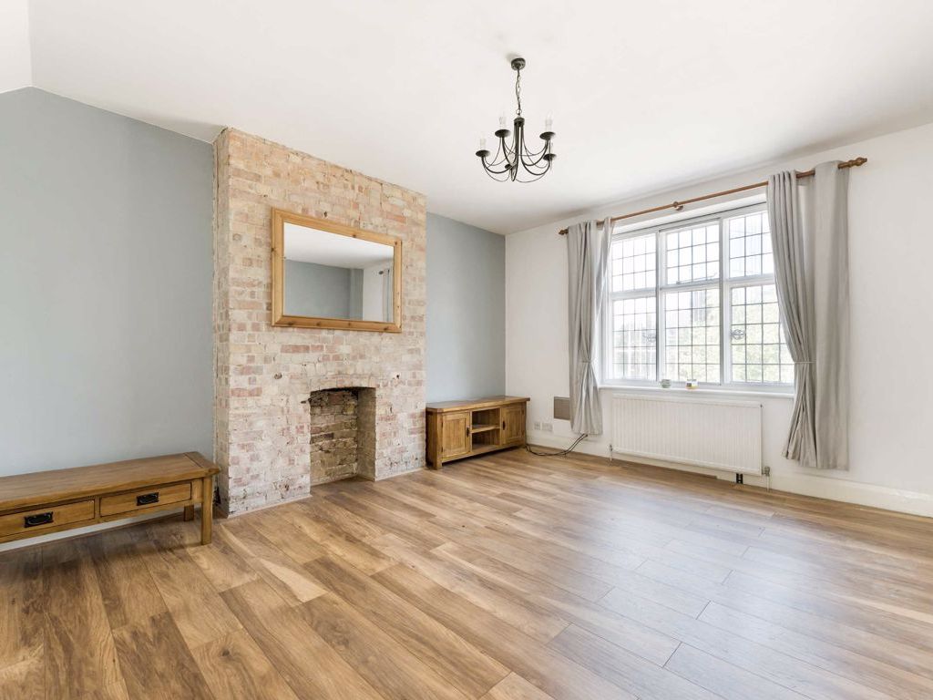 2 bed flat to rent in Hammersmith Road, London W14 Zoopla