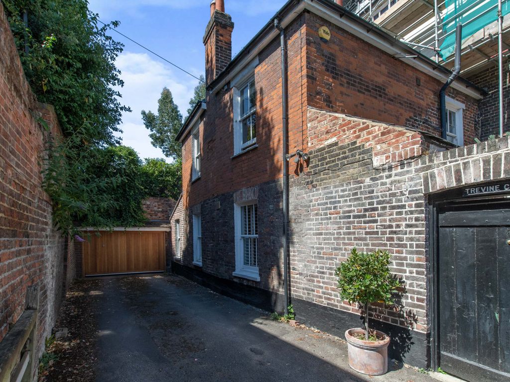 St Margarets Mews Rochester Kent ME1  