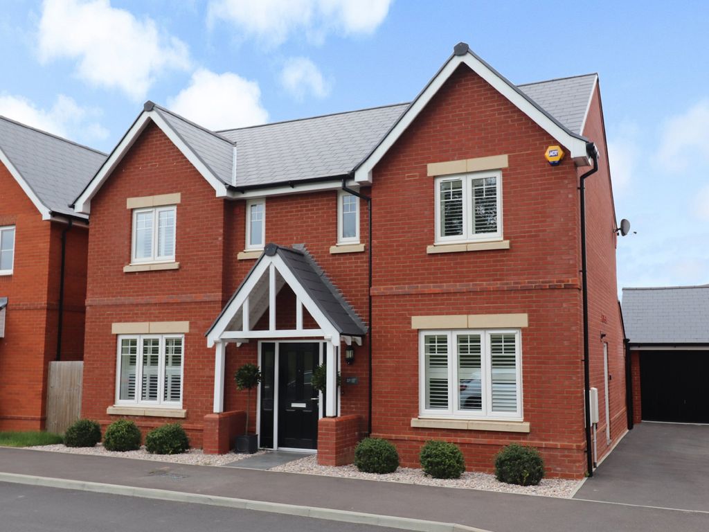 4 bed detached house for sale in Sandy Field Way, Botley, Southampton