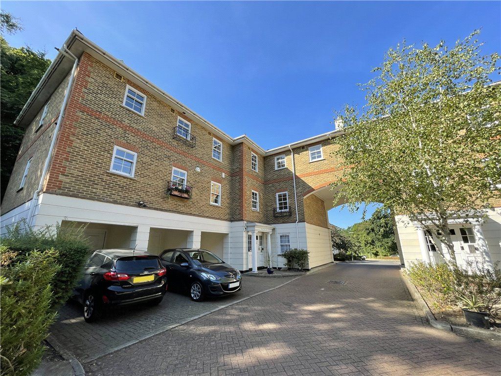 2 bed flat for sale in Markham Court, Camberley, Surrey GU15 Zoopla