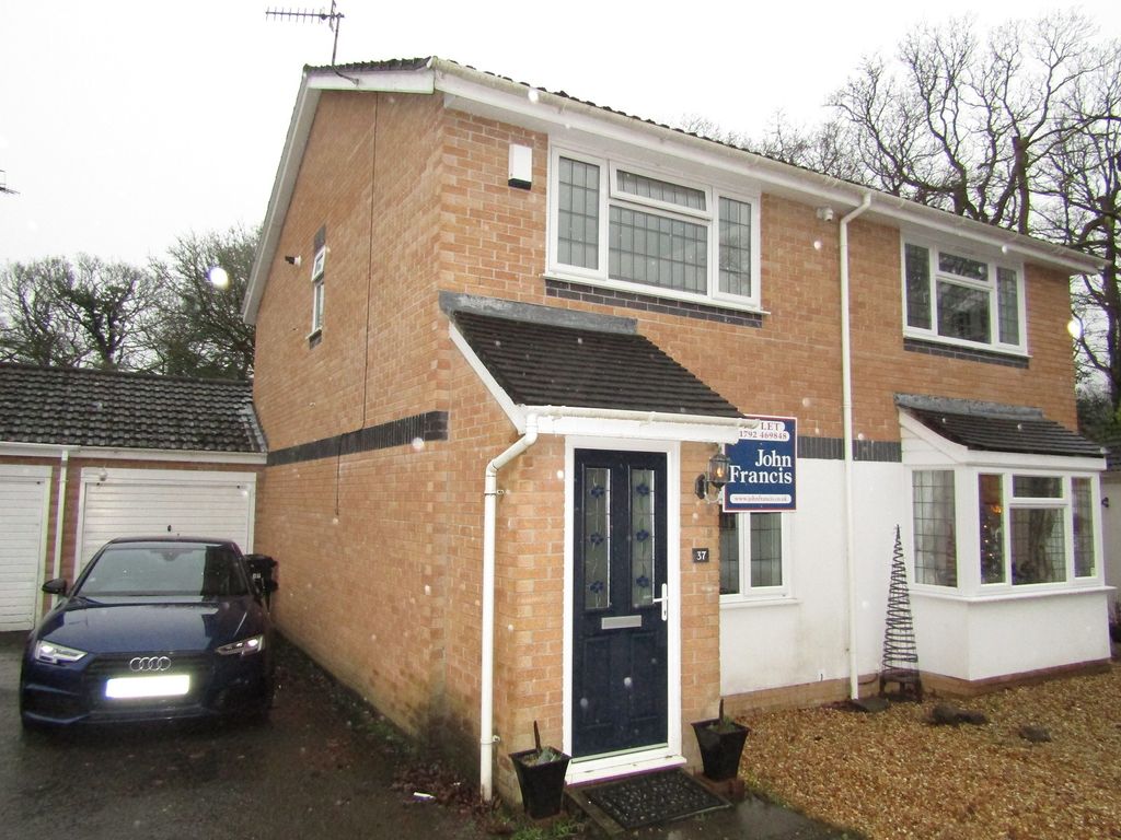 2 bed semidetached house for sale in Waun Gron, Rhydyfro, Pontardawe, Swansea. SA8, £200,000