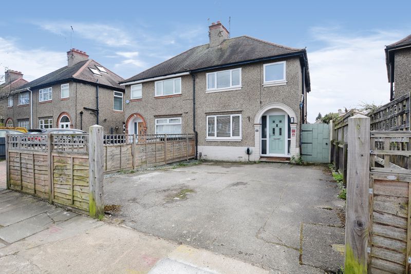 3 bed property for sale in Beverley Crescent, Northampton NN3 Zoopla