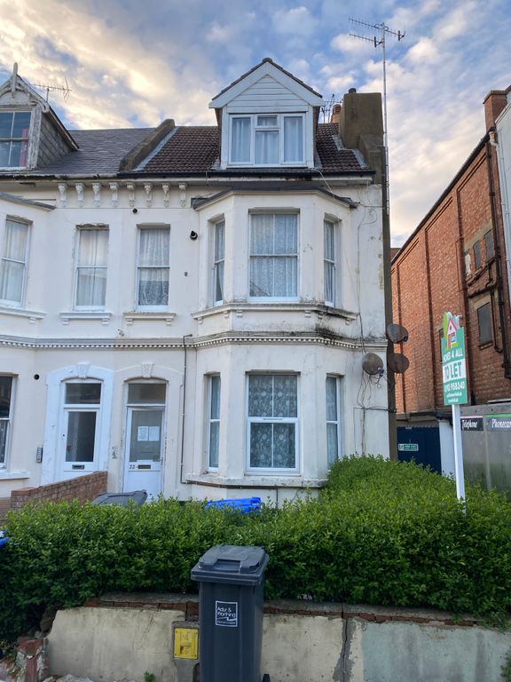 2 bed flat to rent in Rowlands Road, Worthing BN11 Zoopla