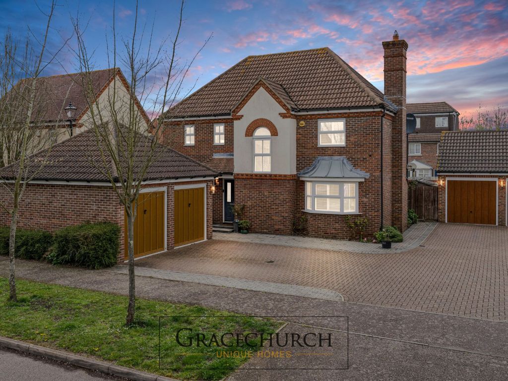 4 bed detached house for sale in Deer Park Way, Waltham Abbey EN9, £