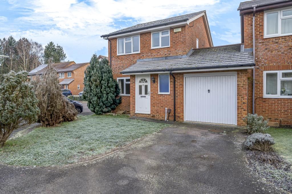 3 bed linkdetached house for sale in West End, Surrey GU24 Zoopla