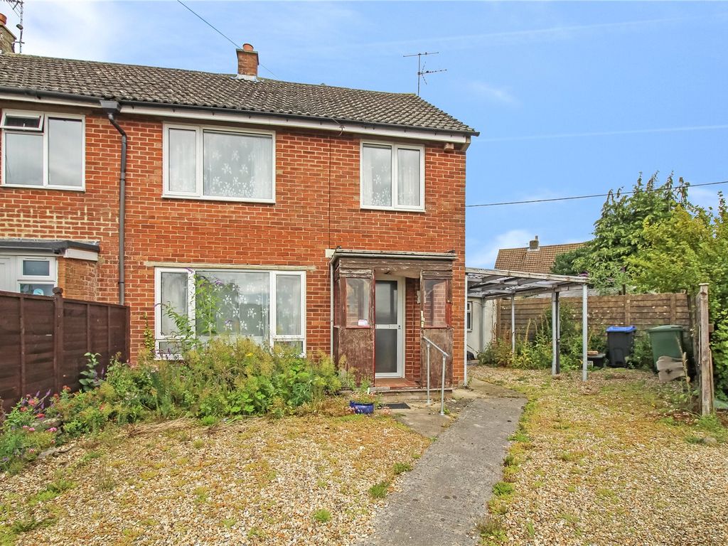 3 bed end terrace house for sale in Reids Piece, Purton, Swindon