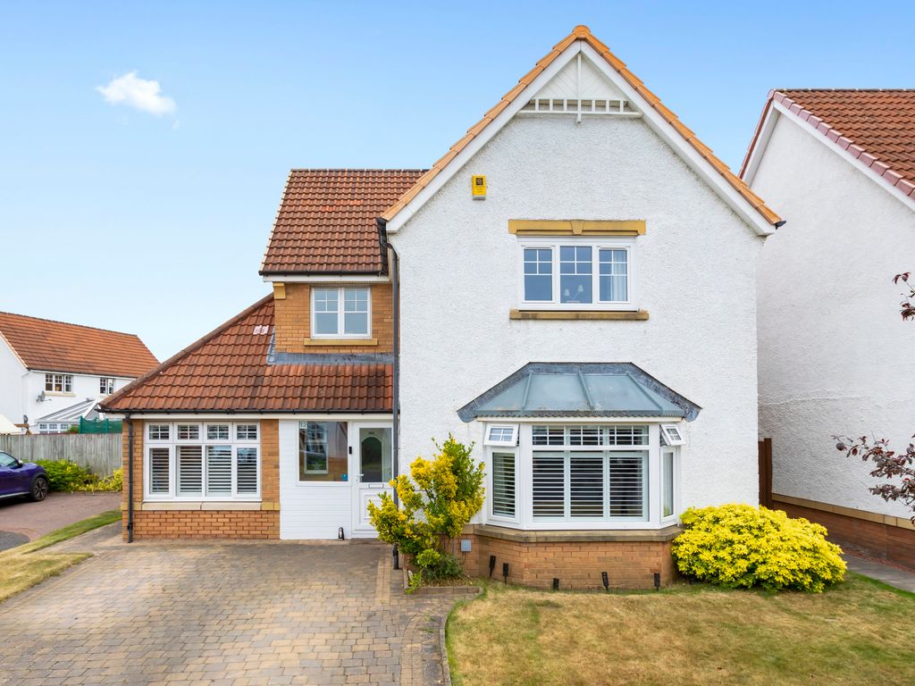 4 bed property for sale in 12 Gogarloch Bank, South Gyle, Edinburgh