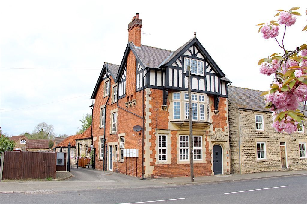 3 bed flat for sale in Ermine Street, Ancaster, Grantham NG32 Zoopla