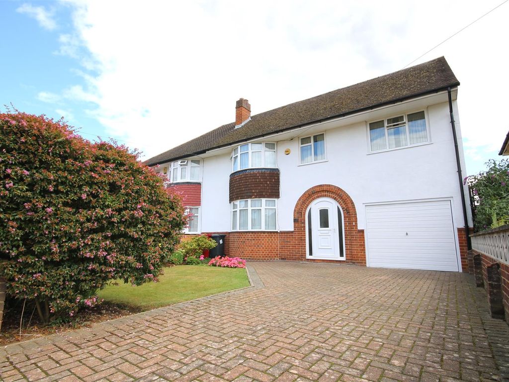4 bed semidetached house for sale in Blenheim Road, Langley, Slough