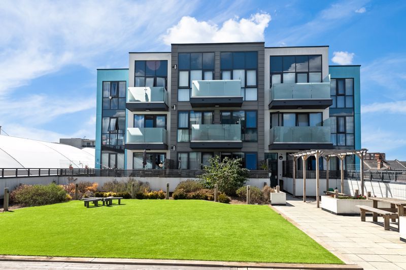 2 bed flat for sale in Cavalier Close, Wallington SM6 Zoopla