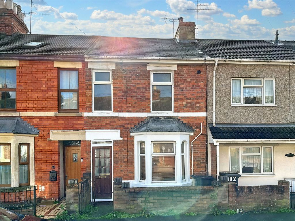 3 bed terraced house for sale in Dean Street, Swindon, Wiltshire SN1, £