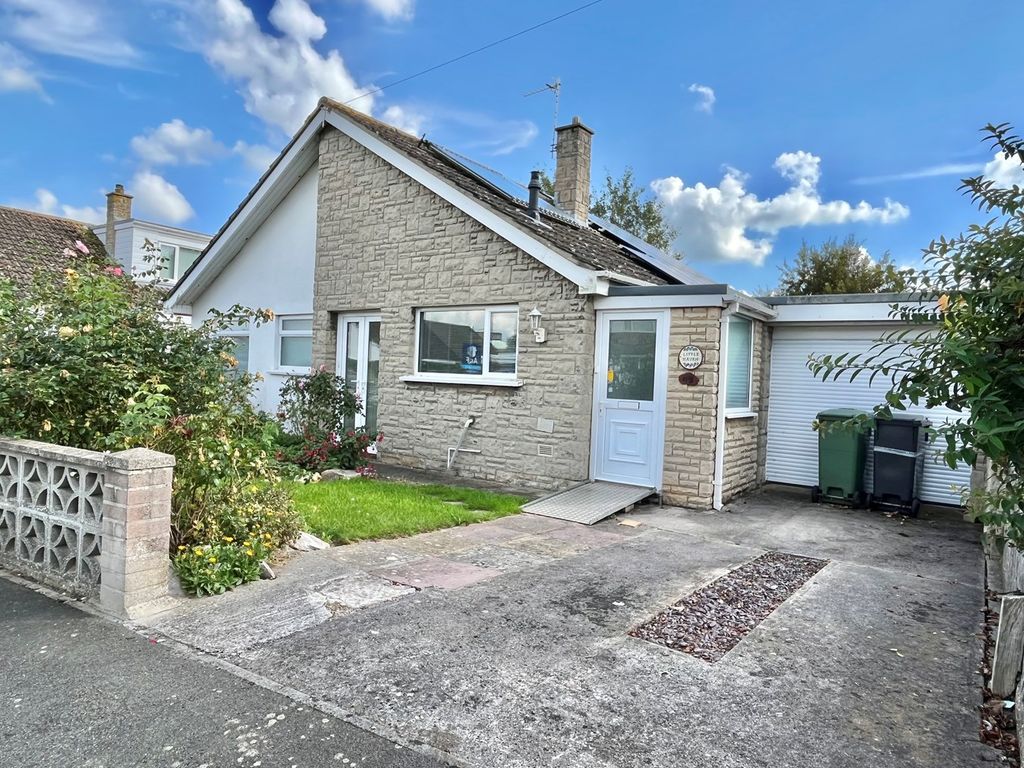 2 bed detached bungalow for sale in Maple Drive, BurnhamOnSea TA8, £