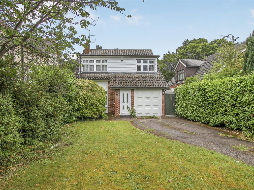 4 bed detached house for sale in School Road, Kelvedon Hatch, Brentwood