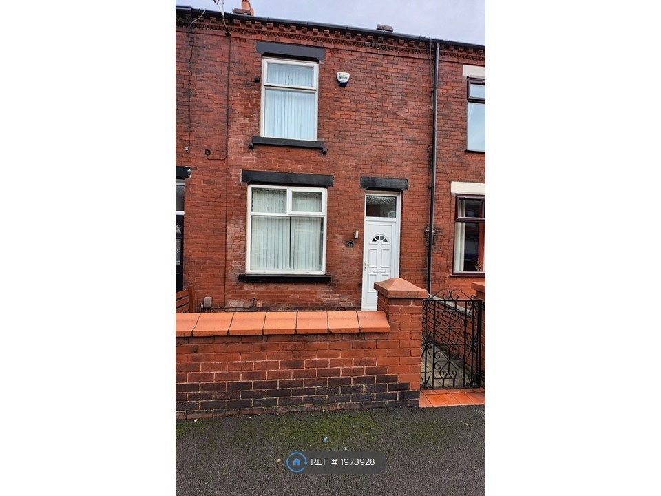 2 bed terraced house to rent in Hope Street, Leigh WN7, £825 pcm Zoopla