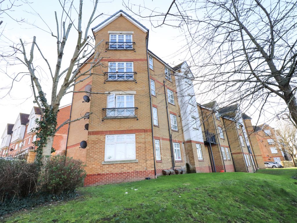 2 bed flat for sale in Greenhaven Drive, Thamesmead, London SE28, £270,000 Zoopla