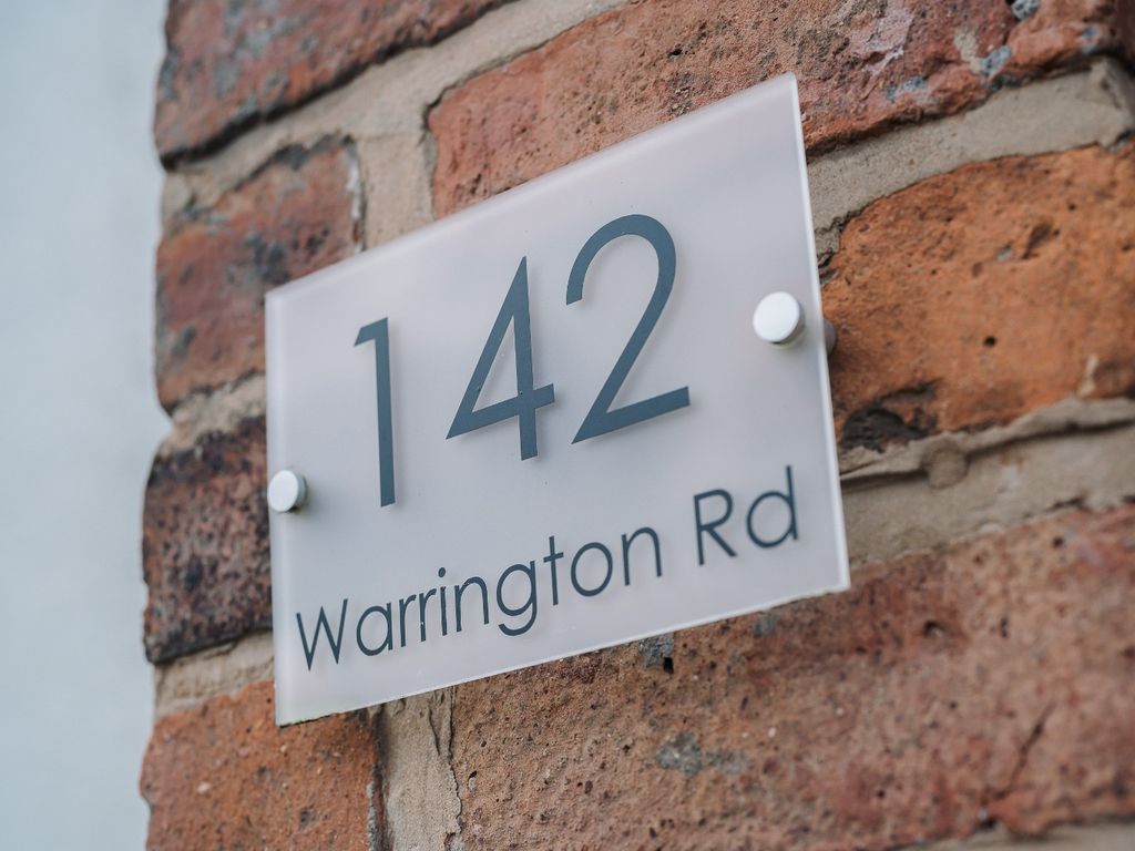 2 bed terraced house to rent in Warrington Road, Glazebury, Warrington