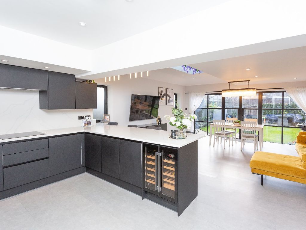 3 bed end terrace house for sale in Sandringham Road, Watford