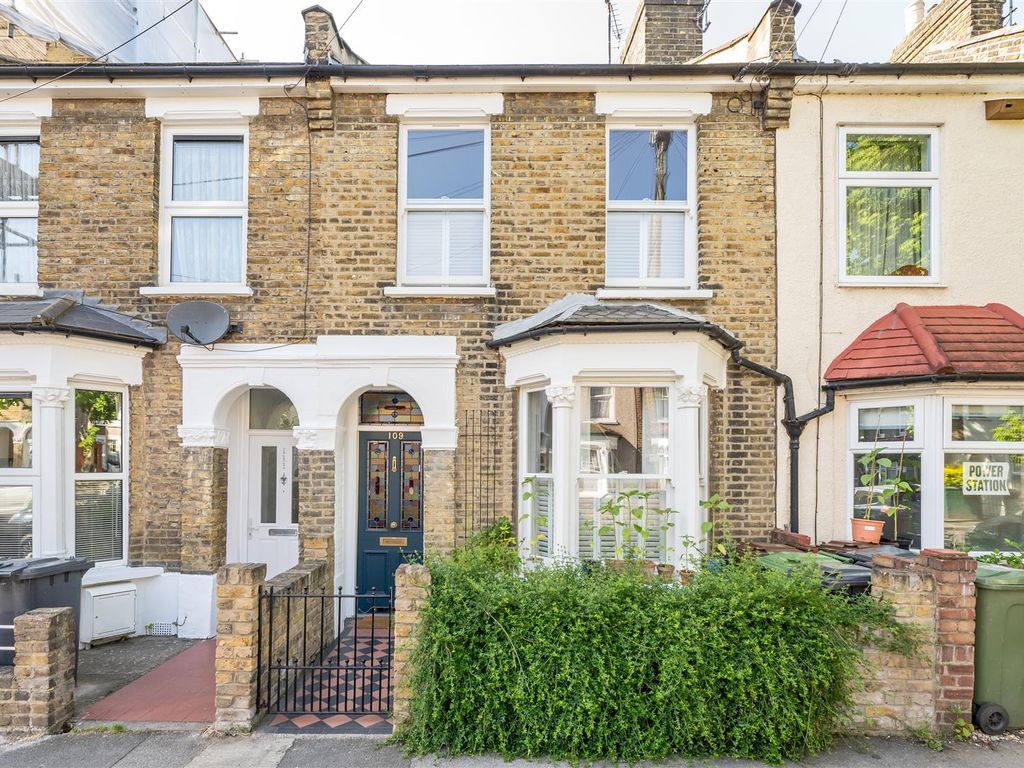 3 bed terraced house for sale in Lynmouth Road, London E17 Zoopla
