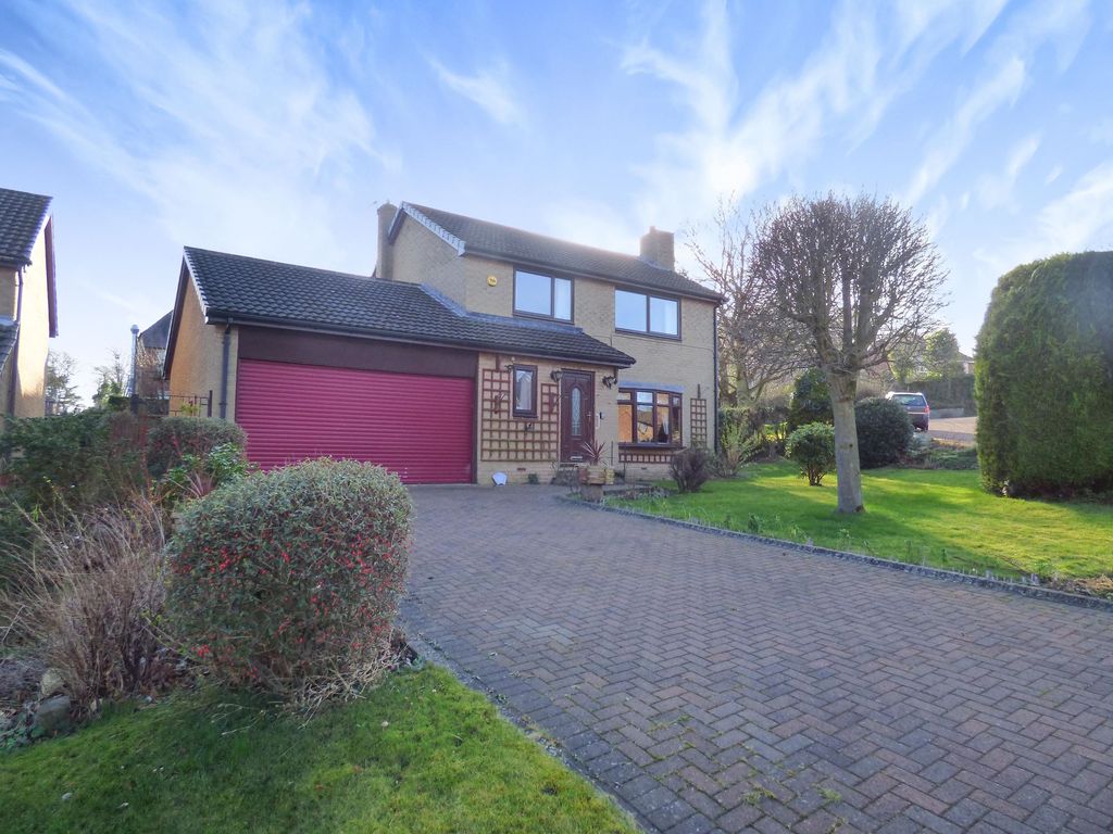 3 bed detached house for sale in Woodlands Close, High Spen, Rowlands