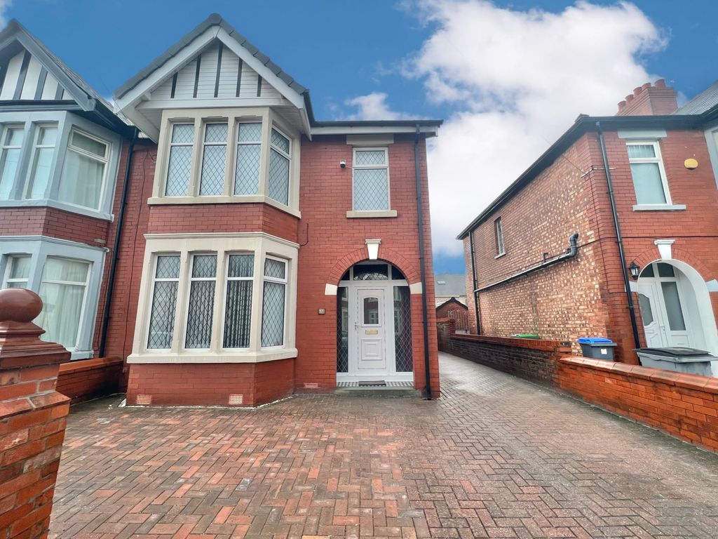 3 bed semidetached house for sale in Woodstock Gardens, South Shore