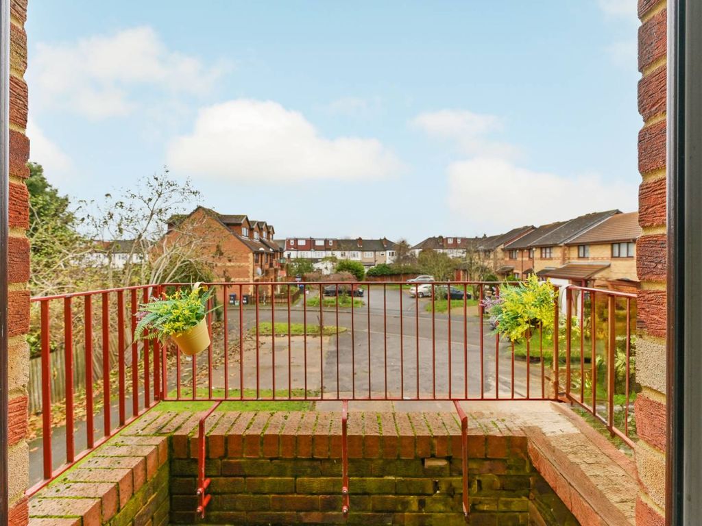 2 bed for sale in Lilian Road, Streatham Vale, London SW16