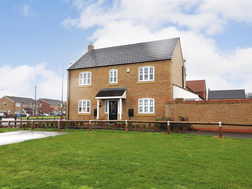 4 bed detached house for sale in Boothferry Road, Hessle HU13, £399,950