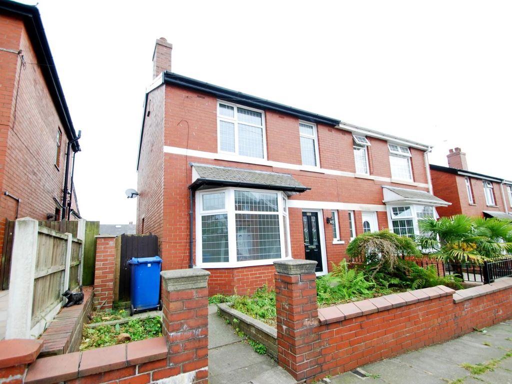 3 bed semidetached house for sale in Milbourne Road, Limefield, Bury