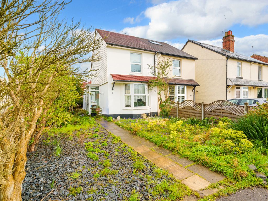 3 bed semidetached house for sale in Horsell, Surrey GU21 Zoopla