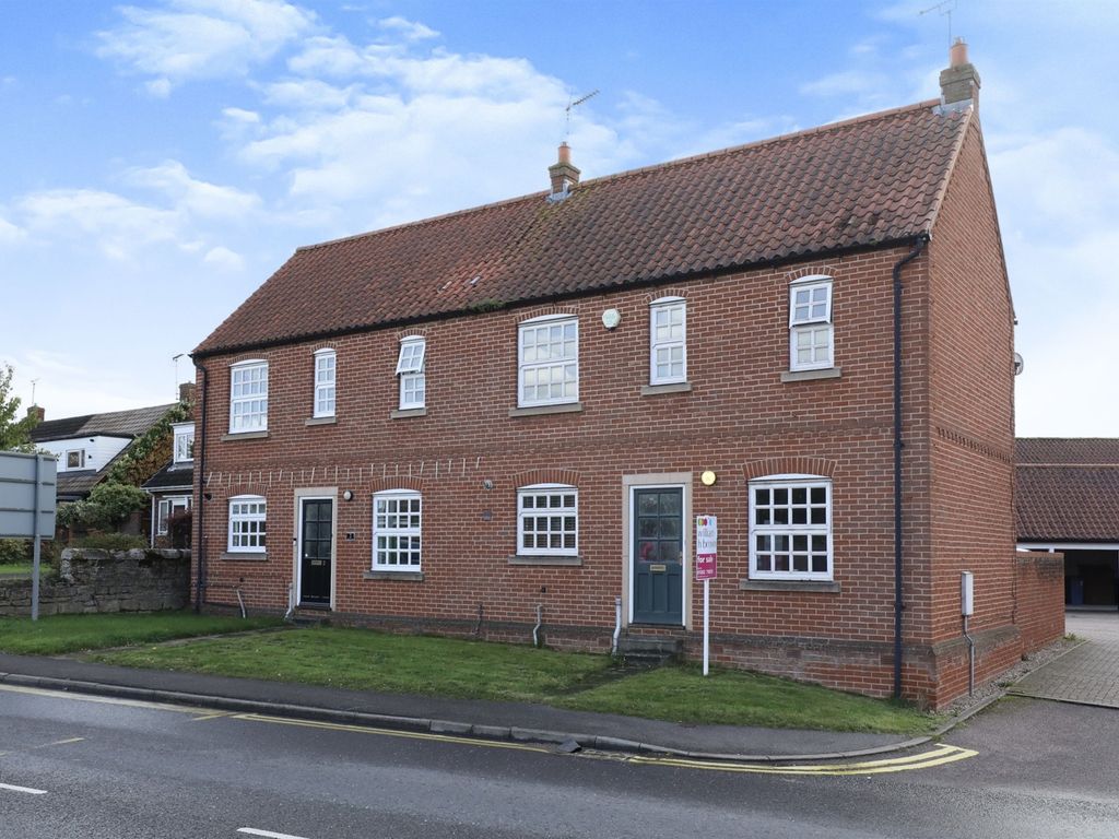 2 bed semidetached house for sale in Whitehouse Mews, Blyth, Worksop