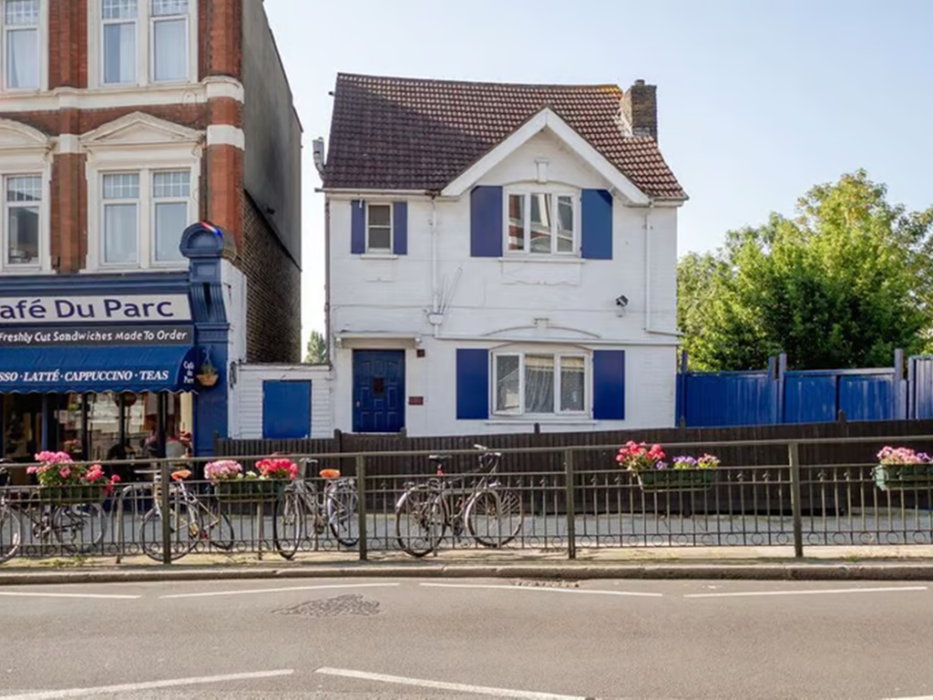 1 bed flat to rent in Arthur Road, Wimbledon, London SW19, £1,550 pcm