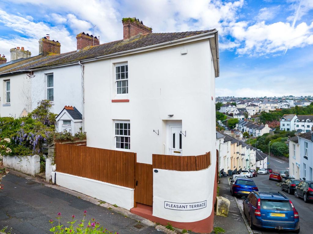 3 bed end terrace house for sale in Pleasant Terrace, Colley End Park