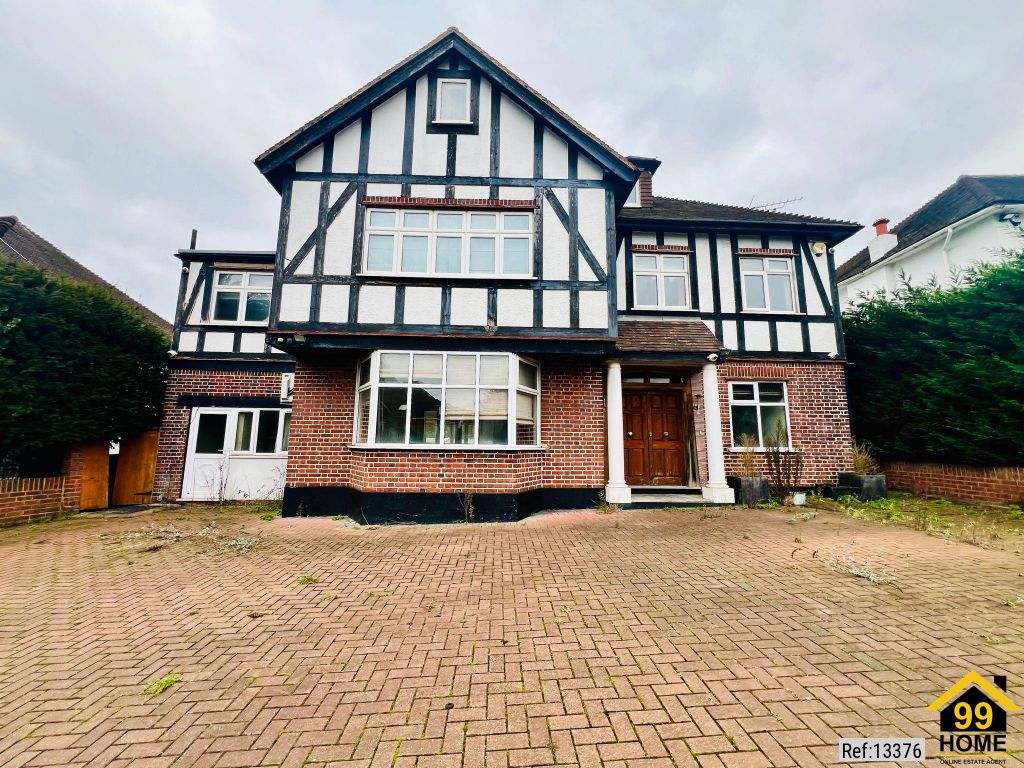 7 bed detached house for sale in Watford Way, London, NW7, £