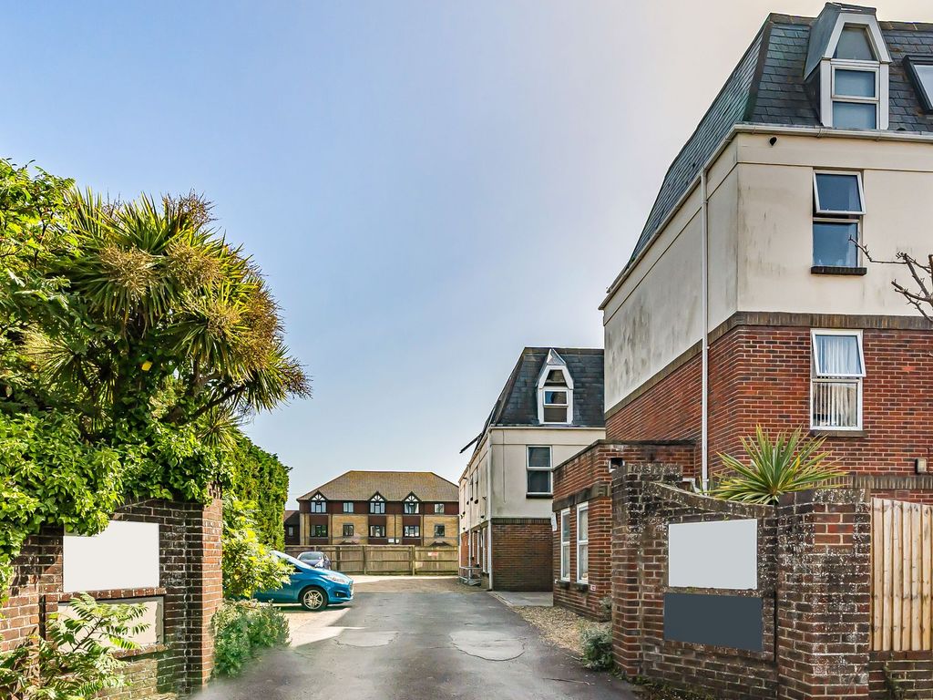 1 bed flat for sale in Victoria Court, Victoria Drive, Bognor Regis