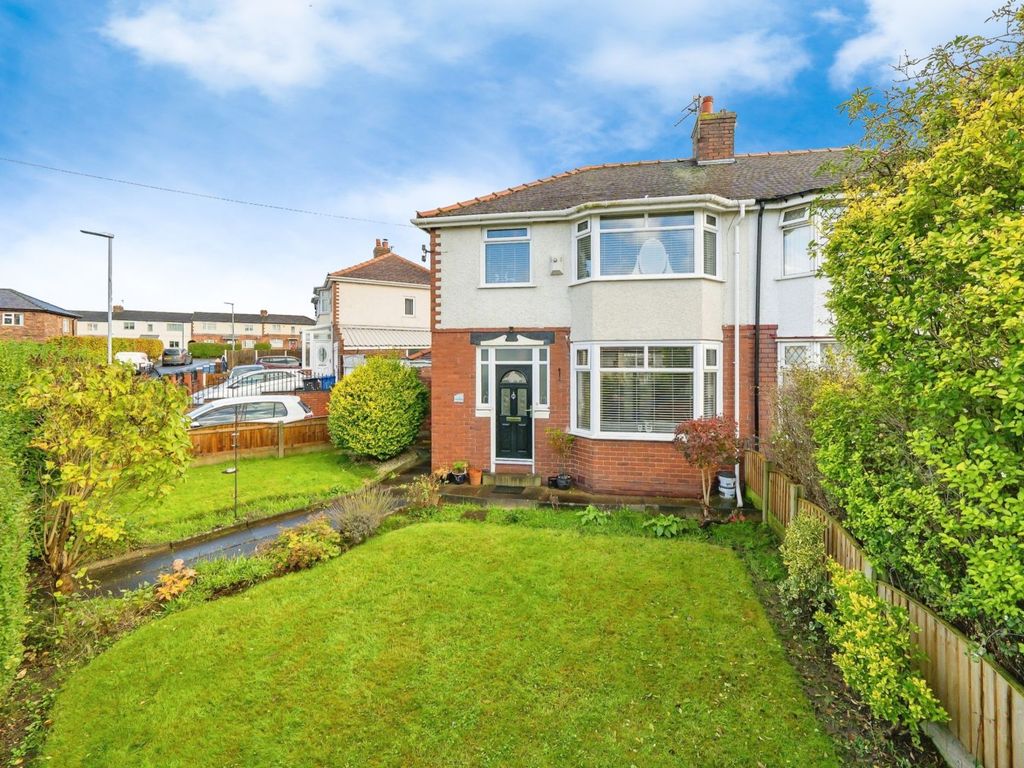 3 bed semidetached house for sale in Duncan Avenue, Runcorn WA7, £