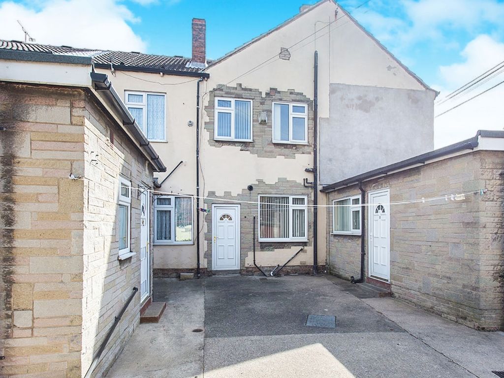 2 bed terraced house to rent in Lock Lane, Castleford, West Yorkshire