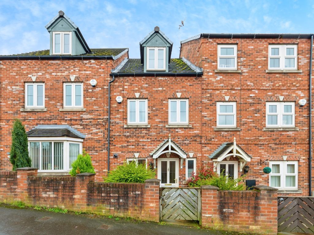 3 bed terraced house for sale in Hough Lane, Barnsley S73, £200,000
