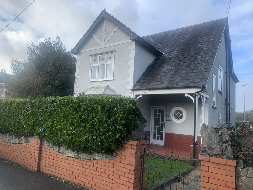 3 bed detached house for sale in Ynyscedwyn Road, Ystradgynlais
