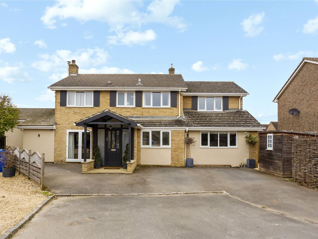 6 bed detached house for sale in Court Close, Kidlington, Oxfordshire OX5, £895,000 Zoopla